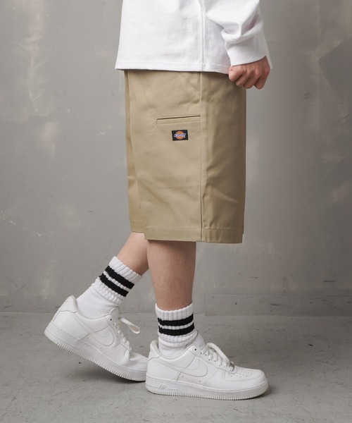 Dickies（ディッキーズ）の「【Dickies / ディッキーズ】ワークハーフパンツ（チノパンツ・メンズ・ホワイト/ブラック/ブルー/ベージュ/イエロー/ダークグリーン/パープル/カーキ/サックスブルー/オレンジ/レッド/グリーン/ピンク・30/32）」の4枚目の写真