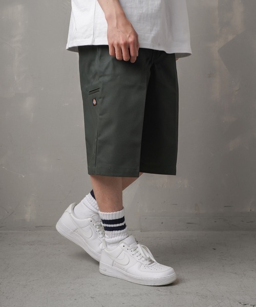 Dickies（ディッキーズ）の「【Dickies / ディッキーズ】ワークハーフパンツ（チノパンツ・メンズ・ホワイト/ブラック/ブルー/ベージュ/イエロー/ダークグリーン/パープル/カーキ/サックスブルー/オレンジ/レッド/グリーン/ピンク・30/32）」の5枚目の写真
