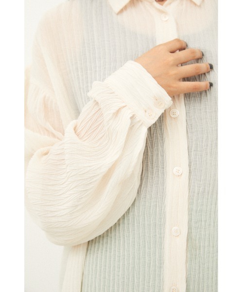 LAGUA GEM(ラグアジェム)の「SHEER OVER SH(シャツ/ブラウス・レディース・オフホワイト/ブラック/ブルー・FREE)」の11枚目の写真