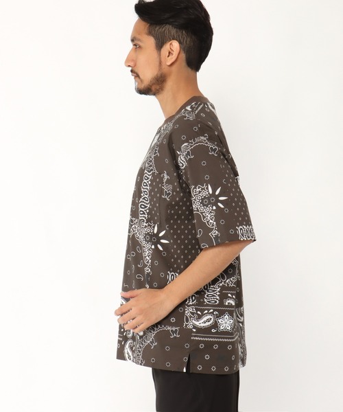 ikka（イッカ）の「ストレッチバンダナプリントシャツT（シャツ/ブラウス・メンズ・チャコールグレー/ブラウン・M/L）」の9枚目の写真