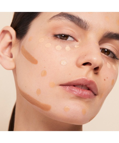 MAKE UP FOR EVER（メイクアップフォーエバー）の「マットベルベットスキンコンシーラー（コンシーラー・レディース・3.5 ミディアムベージュ/2.3 アイボリー/2.6 サンドベージュ/2.1 アラバスター/5.1 トフィー/3.2 サンド/2.5 ピンクベージュ/2.4 ソフトサンド/2.2 イエローアラバスター/4.2 アーモンド・FREE）」の17枚目の写真