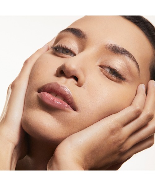 MAKE UP FOR EVER（メイクアップフォーエバー）の「マットベルベットスキンコンシーラー（コンシーラー・レディース・3.5 ミディアムベージュ/2.3 アイボリー/2.6 サンドベージュ/2.1 アラバスター/5.1 トフィー/3.2 サンド/2.5 ピンクベージュ/2.4 ソフトサンド/2.2 イエローアラバスター/4.2 アーモンド・FREE）」の15枚目の写真