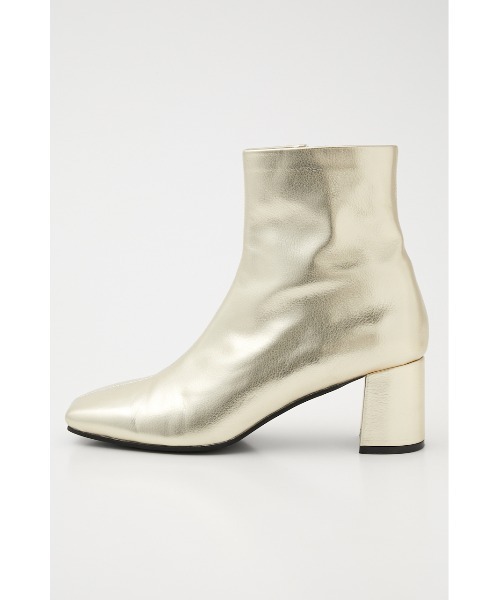 SLY(スライ)の「MINIMAL SHORT BOOTS ミニマル ショート ブーツ(ブーツ・レディース・アイボリー/ゴールド/ブラック・LARGE/SMALL/MEDIUM)」の3枚目の写真