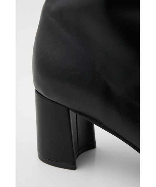 SLY(スライ)の「MINIMAL SHORT BOOTS ミニマル ショート ブーツ(ブーツ・レディース・アイボリー/ゴールド/ブラック・LARGE/SMALL/MEDIUM)」の14枚目の写真