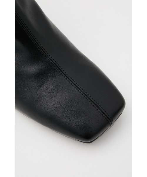 SLY(スライ)の「MINIMAL SHORT BOOTS ミニマル ショート ブーツ(ブーツ・レディース・アイボリー/ゴールド/ブラック・LARGE/SMALL/MEDIUM)」の7枚目の写真