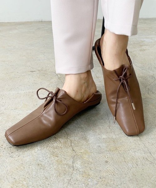 LIAN（リアン）の「スリットバブーシュ（パンプス・レディース・ブラック/ブラウン/アイボリー・LARGE/SMALL/MEDIUM）」の3枚目の写真