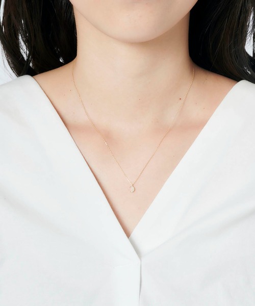 Samantha Tiara(サマンサティアラ)の「【WEB限定】K10ダイヤモンドネックレス 月(ネックレス・レディース・イエローゴールド・40cm)」の7枚目の写真