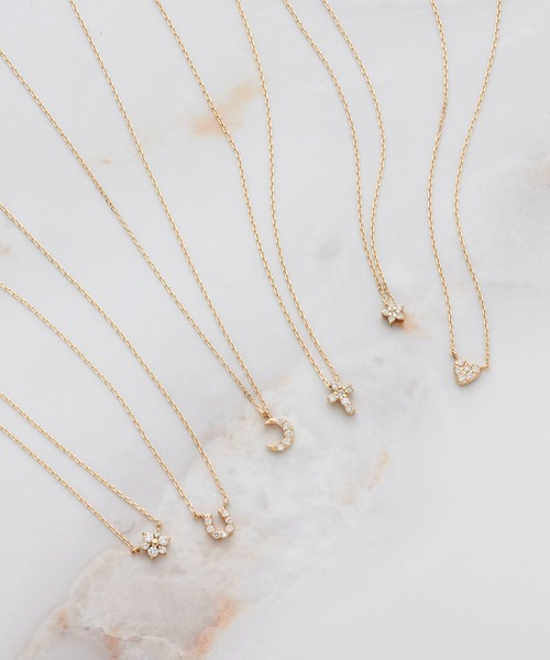 Samantha Tiara(サマンサティアラ)の「【WEB限定】K10ダイヤモンドネックレス 月(ネックレス・レディース・イエローゴールド・40cm)」の5枚目の写真