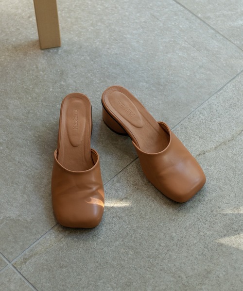 Kastane（カスタネ）の「フェイクレザーミュール（その他シューズ・レディース・キャメル/アイボリー/ブラック・36/37/38）」の12枚目の写真