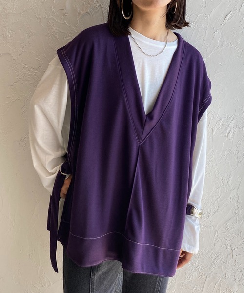 She's Closet(シーズクローゼット)の「サイドオープン深Vネックサイドベルト付き配色ロングベスト(ベスト・レディース・ブラック/オフホワイト/ダークパープル/モカ・FREE)」の4枚目の写真