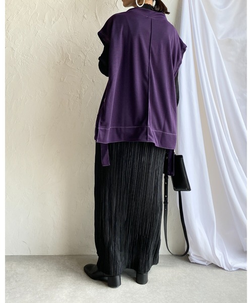 She's Closet(シーズクローゼット)の「サイドオープン深Vネックサイドベルト付き配色ロングベスト(ベスト・レディース・ブラック/オフホワイト/ダークパープル/モカ・FREE)」の8枚目の写真