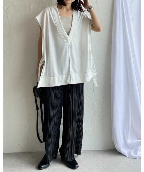 She's Closet(シーズクローゼット)の「サイドオープン深Vネックサイドベルト付き配色ロングベスト(ベスト・レディース・ブラック/オフホワイト/ダークパープル/モカ・FREE)」の20枚目の写真