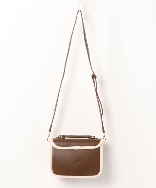 SPINNS（スピンズ）の「フェイクレザー パイピングデザインショルダーバッグ（ショルダーバッグ・レディース・アイボリー/ブラウン/ブルー/イエロー/グレイッシュベージュ/アイボリー系・ONESIZE）」の7枚目の写真