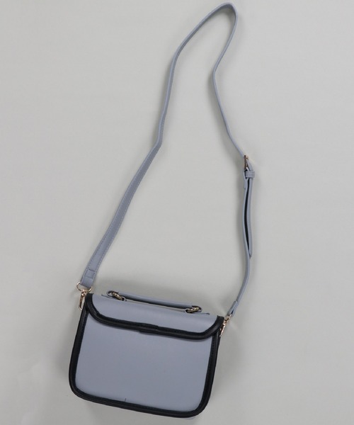 SPINNS（スピンズ）の「フェイクレザー パイピングデザインショルダーバッグ（ショルダーバッグ・レディース・アイボリー/ブラウン/ブルー/イエロー/グレイッシュベージュ/アイボリー系・ONESIZE）」の11枚目の写真