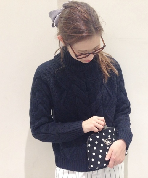 Chico(チコ)の「タートルケーブルニット(ニット/セーター・レディース・グレー/ホワイト/レッド/ネイビー・FREE)」の3枚目の写真