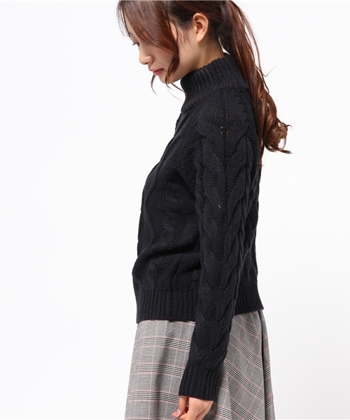 Chico(チコ)の「タートルケーブルニット(ニット/セーター・レディース・グレー/ホワイト/レッド/ネイビー・FREE)」の13枚目の写真