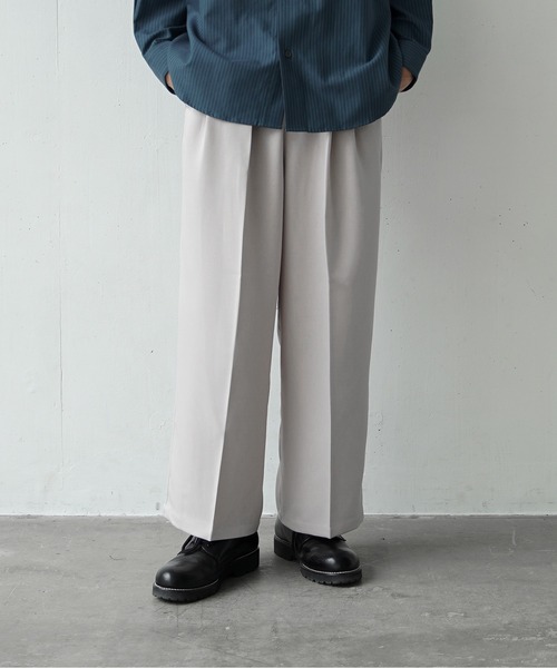 CASPER JOHN（キャスパージョン）の「Action texture tapered wide slacks/アクションテクスチャーテーパードワイドスラックス（スラックス・メンズ・チャコールグレー/ライトグレー/ブラック/ネイビー/ブラウン/ブルー/オレンジ・SMALL/MEDIUM/LARGE）」の4枚目の写真
