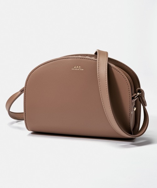 A.P.C.（アーペーセー）の「A.P.C. Demi-Lune アー・ペー・セー ドゥミリュンヌ ショルダーバッグ（ショルダーバッグ・レディース・ブラック/ネイビー/ボルドー/グレー系その他/グリーン系/ブラウン系/グリーン/ライトベージュ・FREE）」の3枚目の写真