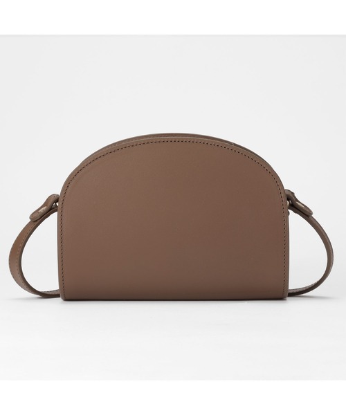 A.P.C.（アーペーセー）の「A.P.C. Demi-Lune アー・ペー・セー ドゥミリュンヌ ショルダーバッグ（ショルダーバッグ・レディース・ブラック/ネイビー/ボルドー/グレー系その他/グリーン系/ブラウン系/グリーン/ライトベージュ・FREE）」の22枚目の写真