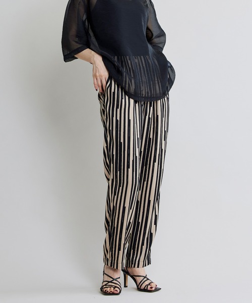 NOISE MAKER(ノイズメーカー)の「ペイントランダムストライプテーパードパンツ(その他パンツ・レディース・ブラック/ベージュ/グリーン・38/36)」の3枚目の写真