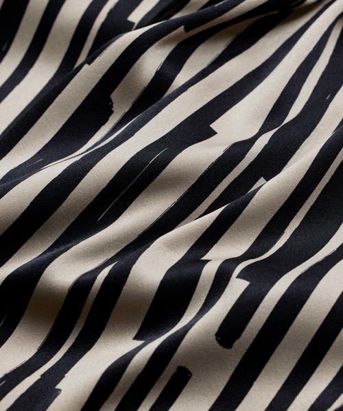 NOISE MAKER(ノイズメーカー)の「ペイントランダムストライプテーパードパンツ(その他パンツ・レディース・ブラック/ベージュ/グリーン・38/36)」の17枚目の写真