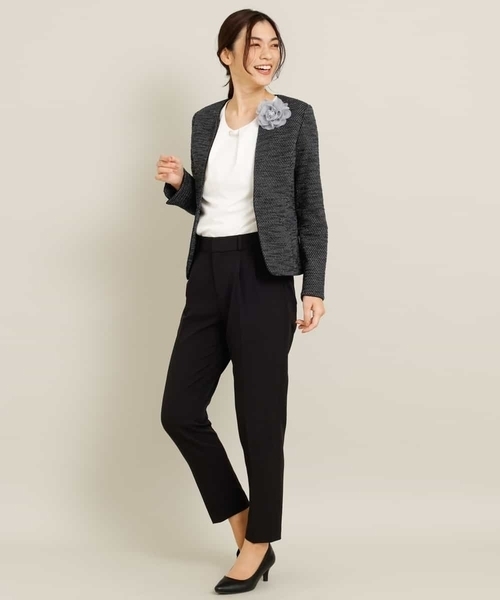 a.v.v（アーヴェヴェ）の「【ストレッチ裏地/消臭テープ付き】カルゼツイードストレッチノーカラージャケット（ノーカラージャケット・レディース・ベージュ/ネイビー・38/36/42/40/34）」の5枚目の写真