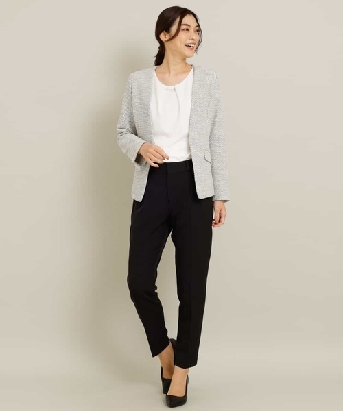 a.v.v（アーヴェヴェ）の「【ストレッチ裏地/消臭テープ付き】カルゼツイードストレッチノーカラージャケット（ノーカラージャケット・レディース・ベージュ/ネイビー・38/36/42/40/34）」の9枚目の写真