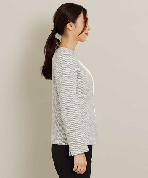 a.v.v（アーヴェヴェ）の「【ストレッチ裏地/消臭テープ付き】カルゼツイードストレッチノーカラージャケット（ノーカラージャケット・レディース・ベージュ/ネイビー・38/36/42/40/34）」の12枚目の写真