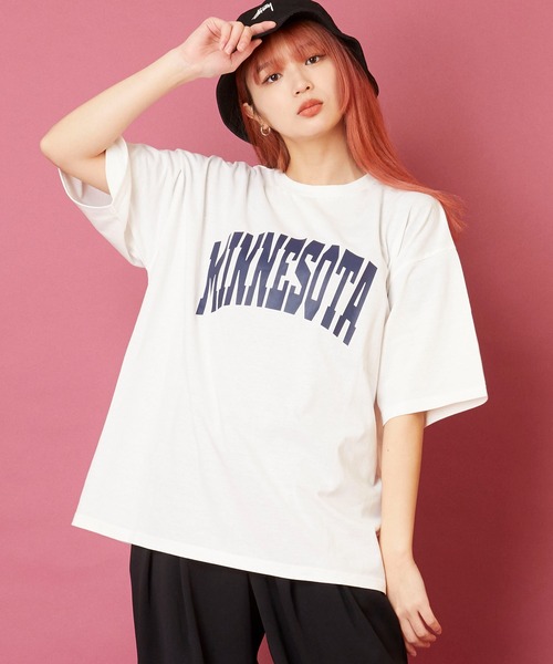 unrelaxing（アンリラクシング）の「オーバーサイズ　ルーズビッグシルエット　ドロップショルダーTシャツ（Tシャツ/カットソー・メンズ・その他/その他1/その他2/その他3/その他4/その他5/その他8/その他9/ホワイト系/ホワイト系1/ホワイト系2/ホワイト系3/ホワイト系4/ホワイト系5/ホワイト系6/ホワイト系7/ホワイト系8/ホワイト系9/ブラック系/ブラック系1/ブラック系2/ブラック系3/ブラック系4/ブラック系5/ブラック系6/ブラック系7/ブラック系8/ブラック系9/ベージュ系/ベージュ系1/ベージュ系2/ベージュ系3/ベージュ系4/ベージュ系5/ベージュ系6/ベージュ系7/ベージュ系8/ベージュ系9/グリーン系/グリーン系1/グリーン系2/グリーン系3/グリーン系4/グリーン系5/グリーン系6/グリーン系8/グリーン系9/ネイビー系/ネイビー系1/ネイビー系3/ネイビー系4/ネイビー系5/ネイビー系6/ネイビー系8/ネイビー系9/パープル系/パープル系1/パープル系2/パープル系3/パープル系4/パープル系5/パープル系6/パープル系7/パープル系8/パープル系9/イエロー系/イエロー系1/イエロー系2/イエロー系3/イエロー系4/イエロー系5/イエロー系6/イエロー系7/イエロー系8/イエロー系9・FREE）」の4枚目の写真