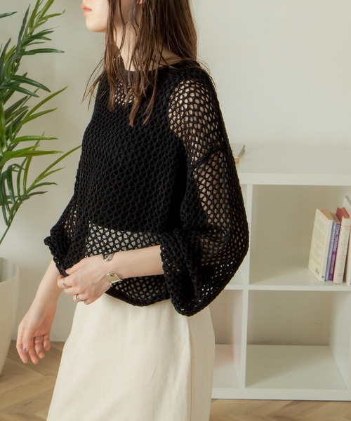 ANGIE（アンジー）の「透かし編みメッシュショートニット（ニット/セーター・レディース・ブラック/グリーン/ベージュ/オフホワイト・FREE）」の3枚目の写真