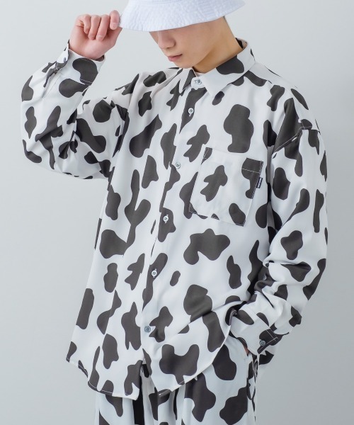 improves（インプローブス）の「とろみジョーゼット 総柄プリント シャツ セットアップ対応（シャツ/ブラウス・メンズ・A/ホワイト/ブラック/チャコールグレー/ブルー/グリーン/B/ライトグレー/アイボリー・LARGE/MEDIUM）」の2枚目の写真
