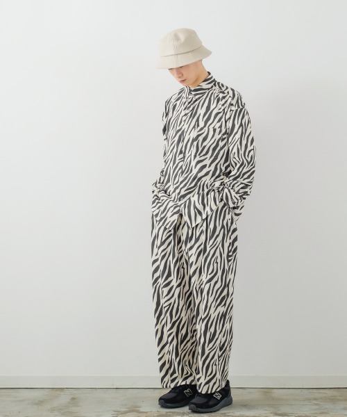 improves（インプローブス）の「とろみジョーゼット 総柄プリント シャツ セットアップ対応（シャツ/ブラウス・メンズ・A/ホワイト/ブラック/チャコールグレー/ブルー/グリーン/B/ライトグレー/アイボリー・LARGE/MEDIUM）」の13枚目の写真