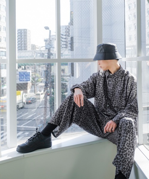 improves（インプローブス）の「とろみジョーゼット 総柄プリント シャツ セットアップ対応（シャツ/ブラウス・メンズ・A/ホワイト/ブラック/チャコールグレー/ブルー/グリーン/B/ライトグレー/アイボリー・LARGE/MEDIUM）」の19枚目の写真