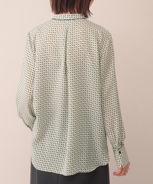 UNTITLED（アンタイトル）の「◆ネオンジオメ バンドカラーブラウス【洗える】（シャツ/ブラウス・レディース・ベージュ系その他4/ネイビー系・44/48/00/01/02/03/04）」の8枚目の写真