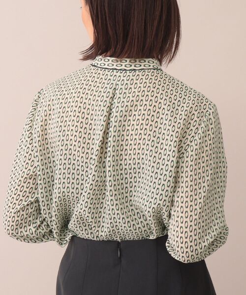 UNTITLED（アンタイトル）の「◆ネオンジオメ バンドカラーブラウス【洗える】（シャツ/ブラウス・レディース・ベージュ系その他4/ネイビー系・44/48/00/01/02/03/04）」の11枚目の写真