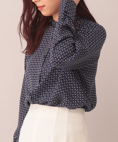 UNTITLED（アンタイトル）の「◆ネオンジオメ バンドカラーブラウス【洗える】（シャツ/ブラウス・レディース・ベージュ系その他4/ネイビー系・44/48/00/01/02/03/04）」の13枚目の写真