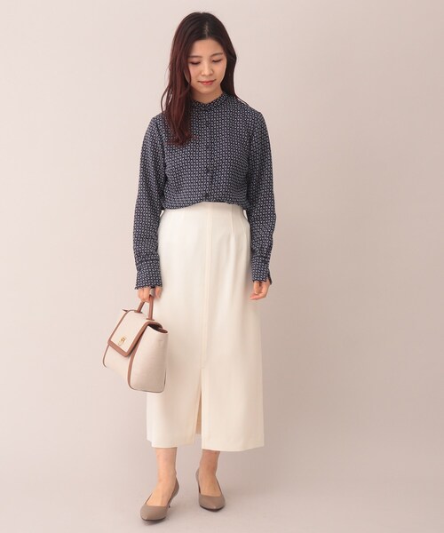 UNTITLED（アンタイトル）の「◆ネオンジオメ バンドカラーブラウス【洗える】（シャツ/ブラウス・レディース・ベージュ系その他4/ネイビー系・44/48/00/01/02/03/04）」の18枚目の写真