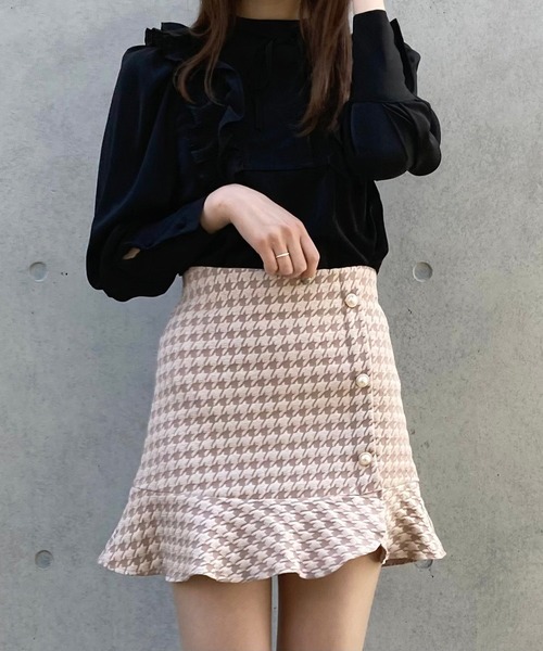 TITTY&CO.（ティティーアンドコー）の「【TITTY&CO.】ヘムフリルチドリスカパン（スカート・レディース・ベージュ/ブラック・MEDIUM/SMALL）」の13枚目の写真