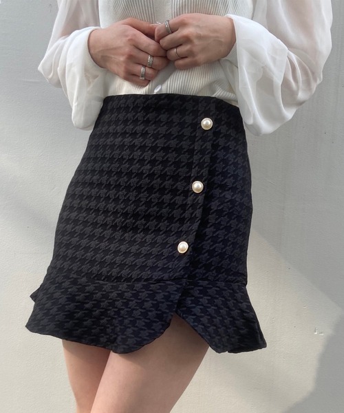 TITTY&CO.（ティティーアンドコー）の「【TITTY&CO.】ヘムフリルチドリスカパン（スカート・レディース・ベージュ/ブラック・MEDIUM/SMALL）」の20枚目の写真