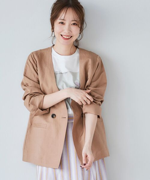 le.coeur blanc（ルクールブラン）の「イージーケア麻ノーカラージャケット（ノーカラージャケット・レディース・ベージュ/キャメル/ネイビー/ブラウン・38）」の4枚目の写真