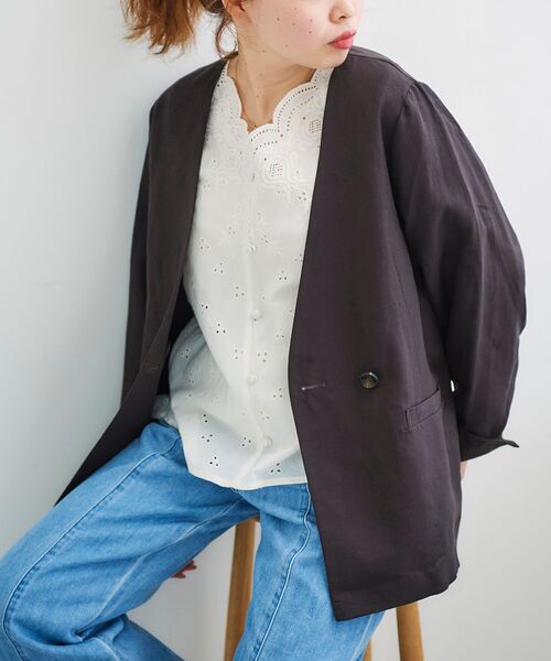 le.coeur blanc（ルクールブラン）の「イージーケア麻ノーカラージャケット（ノーカラージャケット・レディース・ベージュ/キャメル/ネイビー/ブラウン・38）」の2枚目の写真