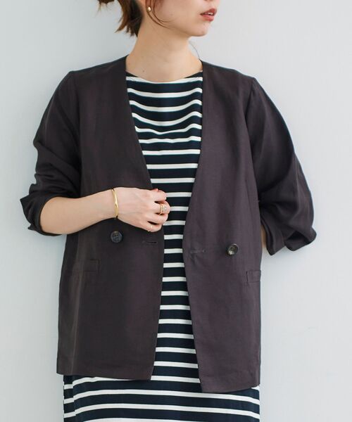 le.coeur blanc（ルクールブラン）の「イージーケア麻ノーカラージャケット（ノーカラージャケット・レディース・ベージュ/キャメル/ネイビー/ブラウン・38）」の6枚目の写真