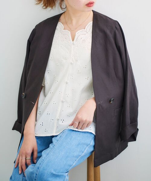 le.coeur blanc（ルクールブラン）の「イージーケア麻ノーカラージャケット（ノーカラージャケット・レディース・ベージュ/キャメル/ネイビー/ブラウン・38）」の10枚目の写真