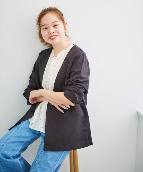 le.coeur blanc（ルクールブラン）の「イージーケア麻ノーカラージャケット（ノーカラージャケット・レディース・ベージュ/キャメル/ネイビー/ブラウン・38）」の13枚目の写真