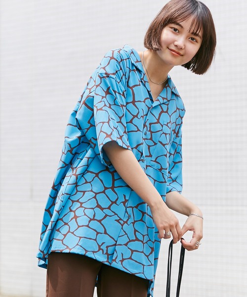 LAVEANGE（ラビアンジェ）の「オープンカラーシャツ（シャツ/ブラウス・レディース・ブラック/パープル/ピンク/ブルー/ライトグリーン・F）」の22枚目の写真