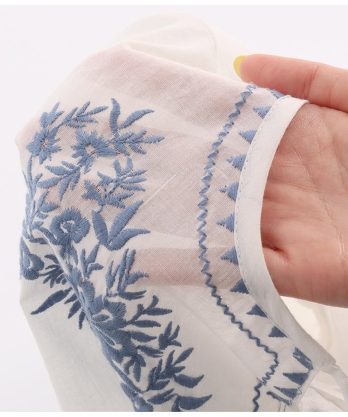 anap mimpi(アナップミンピ)の「フラワー刺繍ティアードチュニックトップス(シャツ/ブラウス・レディース・カーキ/オフホワイト・FREE)」の10枚目の写真
