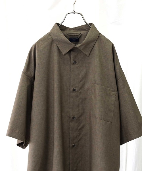 BACK NUMBER(バックナンバー)の「接触冷感で夏でも快適【BACK NUMBER】「COOL」ビッグシルエット半袖シャツ(シャツ/ブラウス・メンズ・オリーブ/ホワイト/ダークベージュ/ネイビー×ホワイト/グレー×ホワイト/ブラック・L/XL/M/S)」の10枚目の写真