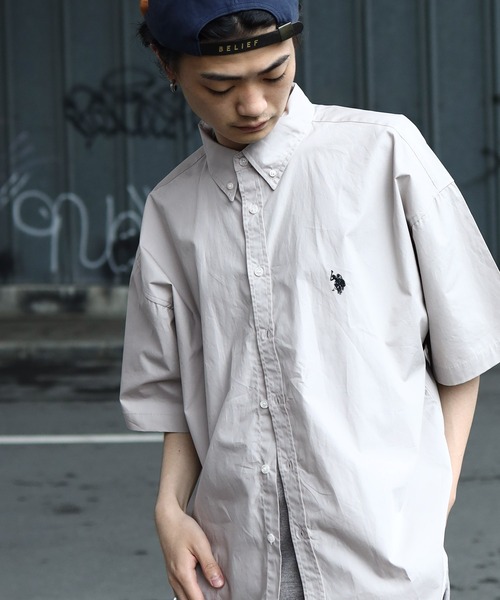 U.S. POLO ASSN.(ユーエスポロアッスン)の「U.S. POLO ASSN. / ユーエスポロアッスン 別注 コラボ ビッグシルエット オーバーサイズ 半袖シャツ(シャツ/ブラウス・メンズ・ホワイト/ブラック/ネイビー/ブルー/ライトベージュ/ブラック系その他/ブルー系その他/ブラック系その他2/サックスブルー/ブルー系その他2・MEDIUM/LARGE)」の13枚目の写真