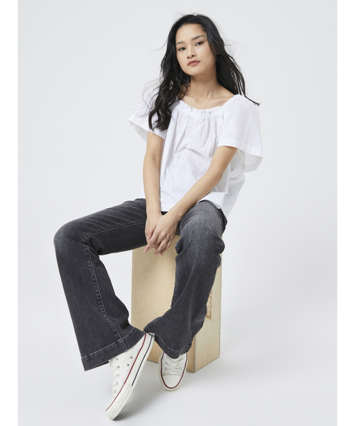 GAP（ギャップ）の「ハイライズ パッチポケット フレアデニム（デニムパンツ・レディース・ブラック・23/24/25/26/27/28/29/30）」の4枚目の写真