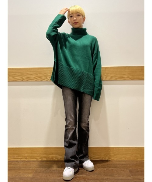 GAP（ギャップ）の「ハイライズ パッチポケット フレアデニム（デニムパンツ・レディース・ブラック・23/24/25/26/27/28/29/30）」の12枚目の写真